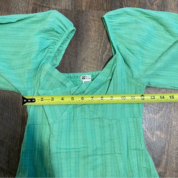 NWT Billabong Lite Green Dress with Puff Sleeves Size Small - Picture 5 of 10